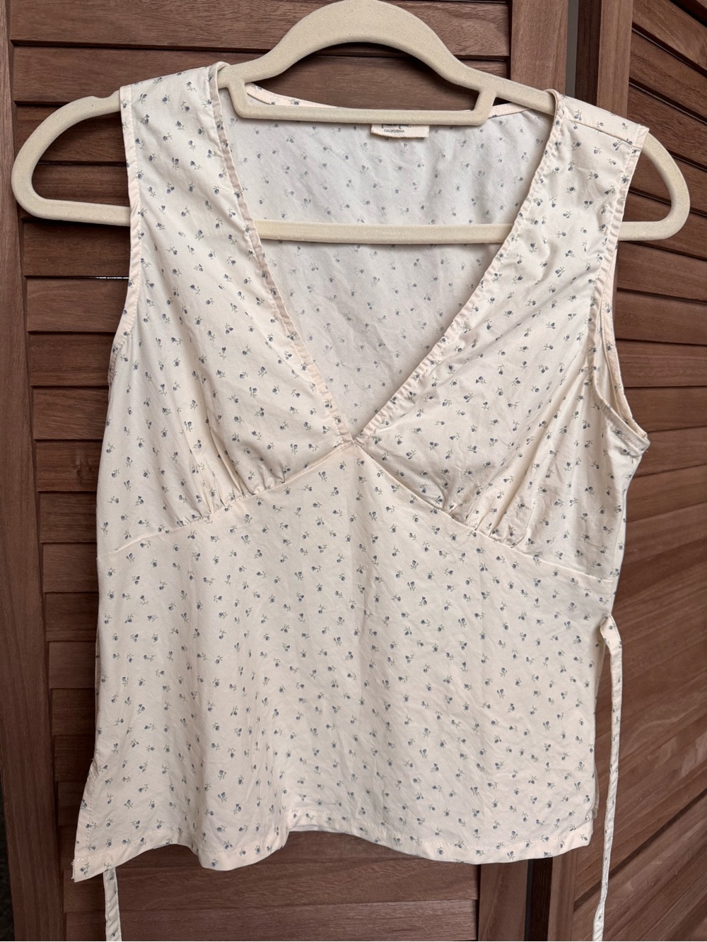 Brandy Melville Cream Floral V-Neck Tie-Waist Chemise